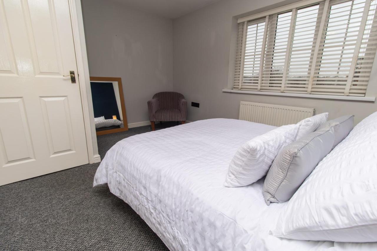 Dwellcome Home Ltd 3 Double Bedroom House, Private Estate, Driveway Parking, Fast Wifi, Ideal For Long Term Contractor, Etc Stays, 3 Miles 7 Mins Drive To Nissan, 15 Mins To Sunderland Newcastle, Regular Housekeeping Options - See Our Site For Assura Boldons Eksteriør billede